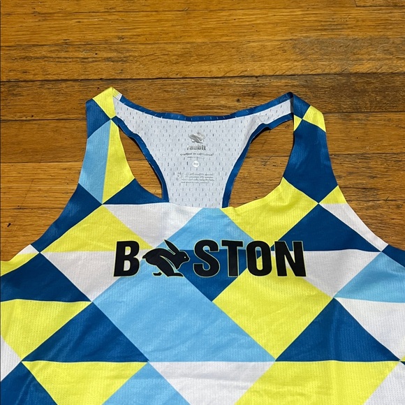 Run In Rabbit Boston Geometric Running Tank Top, size Medium - Picture 4 of 10